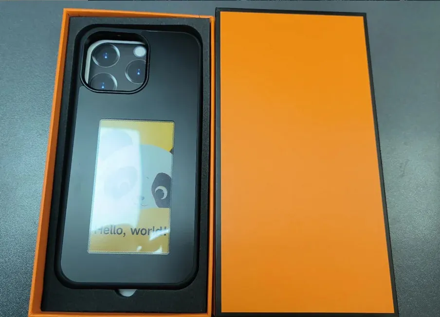 E-Ink Phone Case - Stylish and Innovative Smartphone Accessory