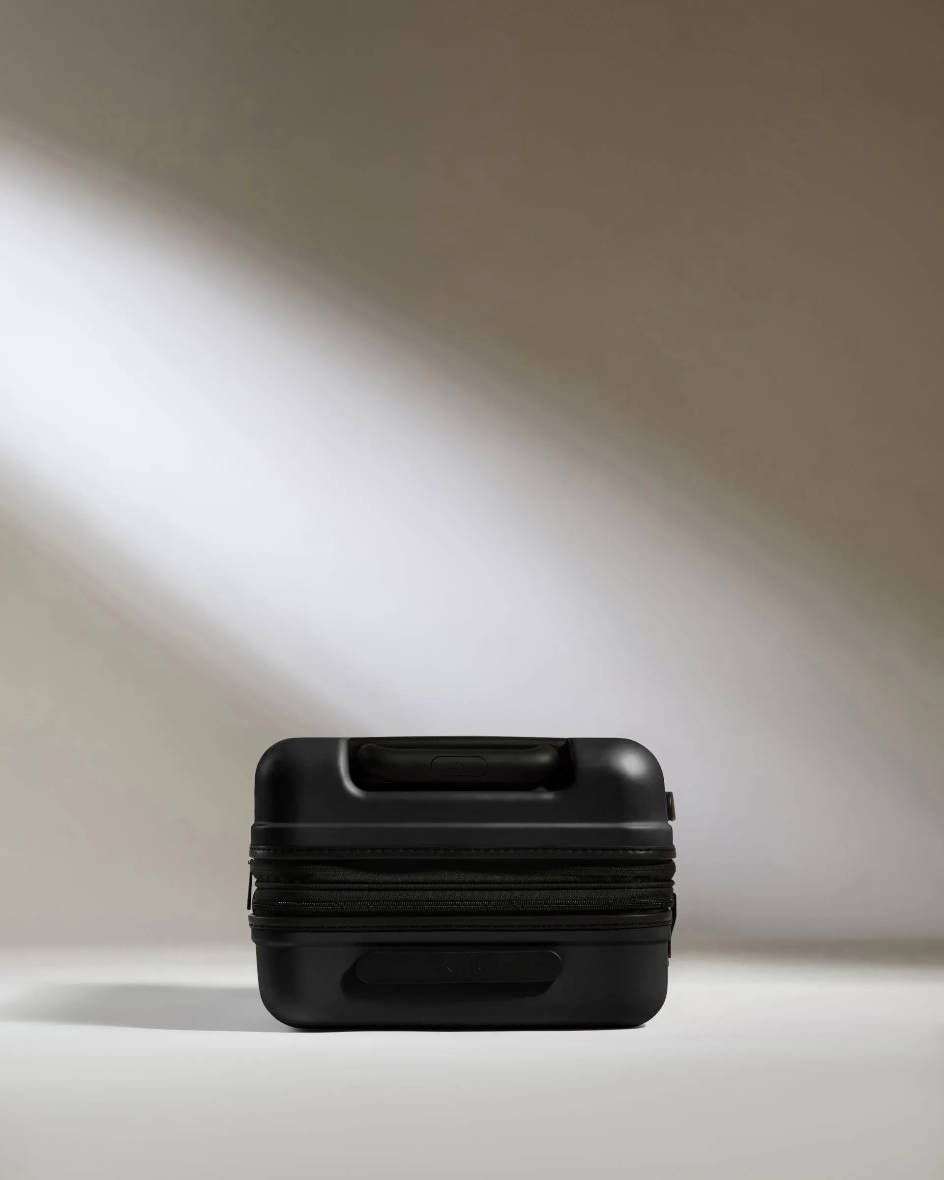Expandable Cabin Suitcase in Black - Icon Stripe