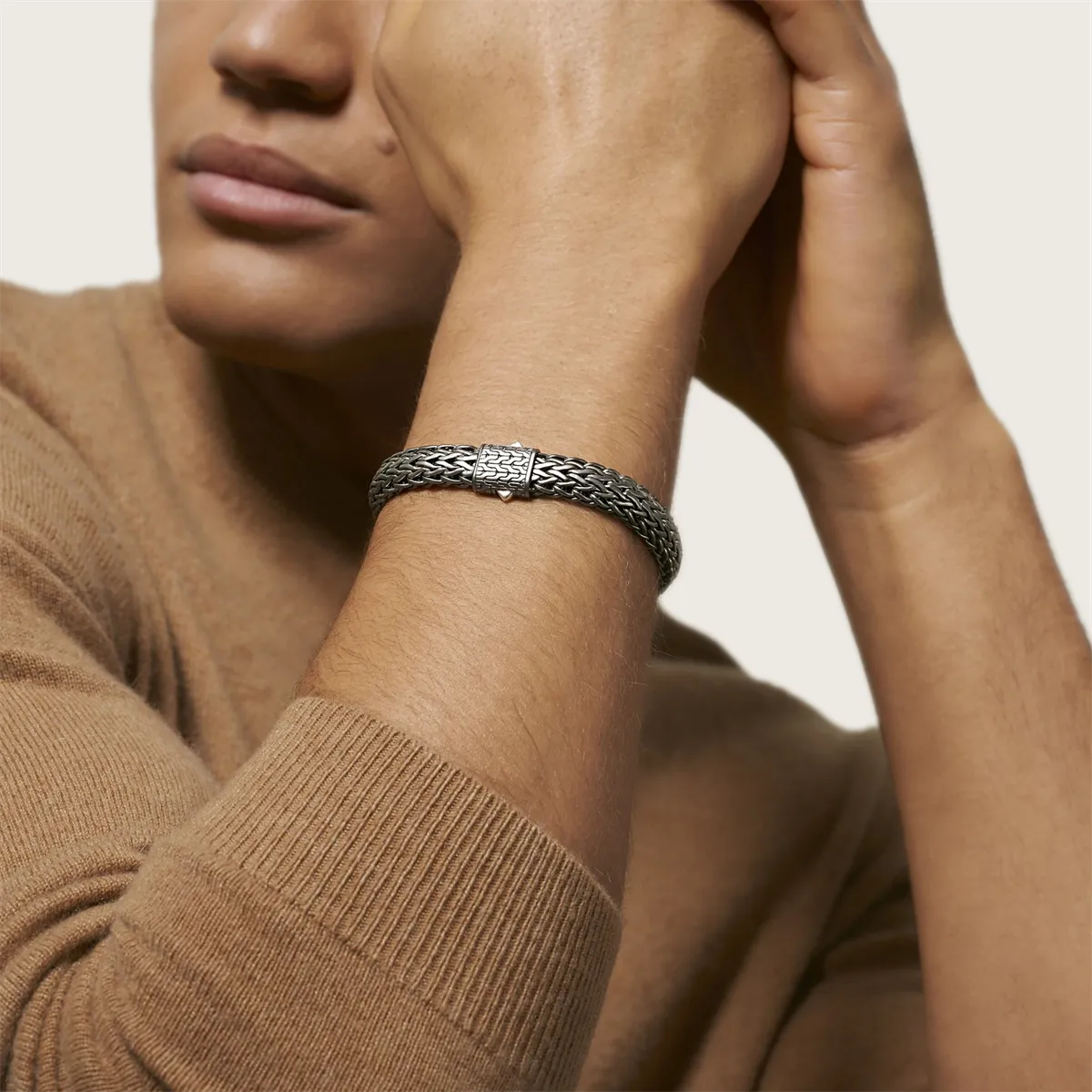 John Hardy Men's Classic Chain Silver with Matte Black/Grey Rhodium Large Flat Chain Bracelet, Size Univeral Large